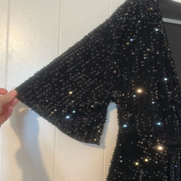 BOOHOO Plus Black Sequin Twist Front Mini Dress size 12 - Picture 3 of 9